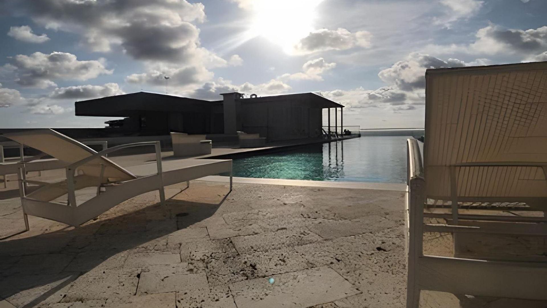 2 Vista Mar. Piscina