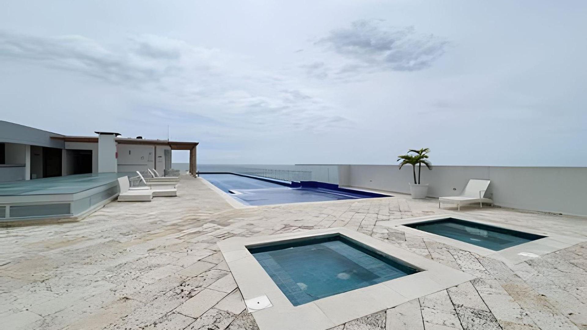 2 Vista Mar. Piscina Apartamento *