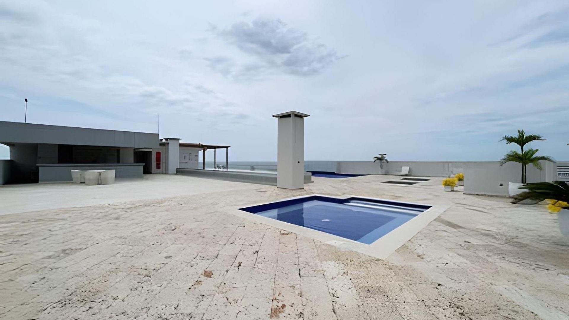 2 Vista Mar. Piscina