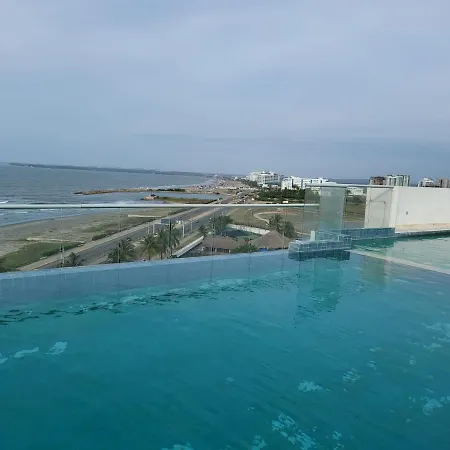2 Vista Mar. Piscina *