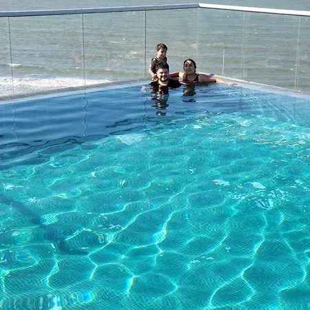 2 Vista Mar. Piscina Apartamento *
