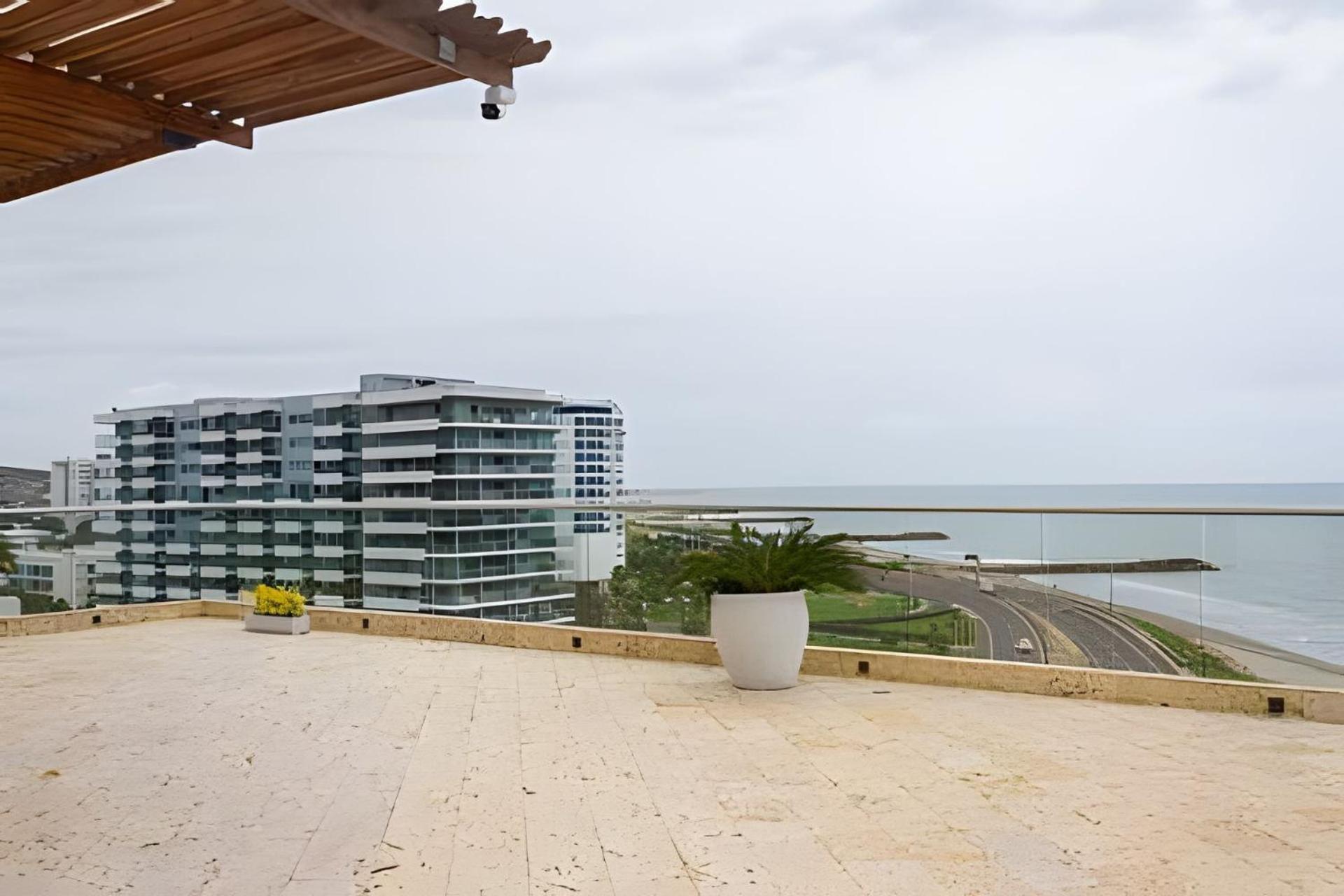 2 Vista Mar. Piscina