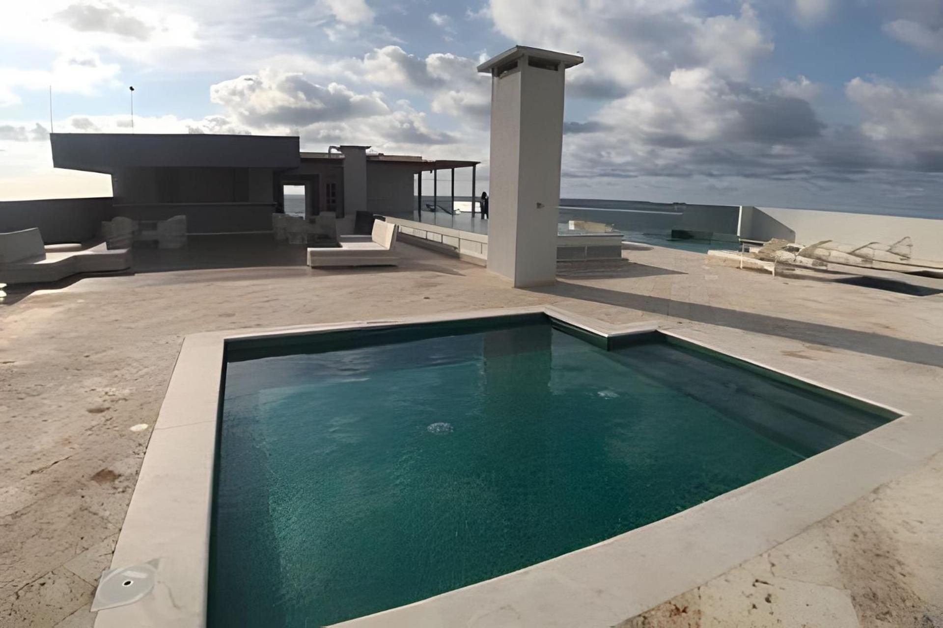 2 Vista Mar. Piscina Apartamento