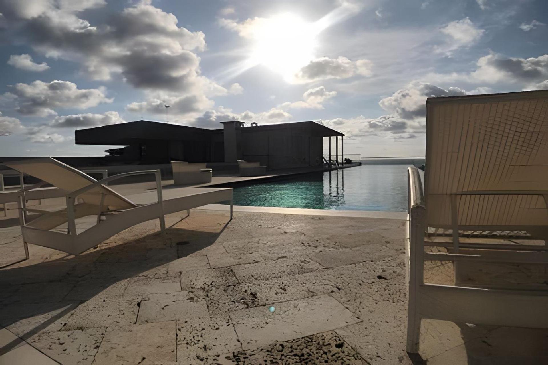 2 Vista Mar. Piscina