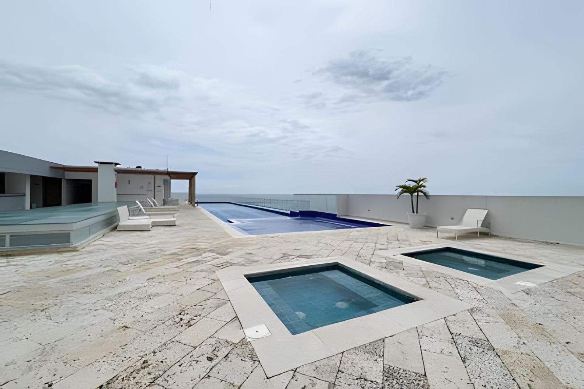 2 Vista Mar. Piscina Apartamento *