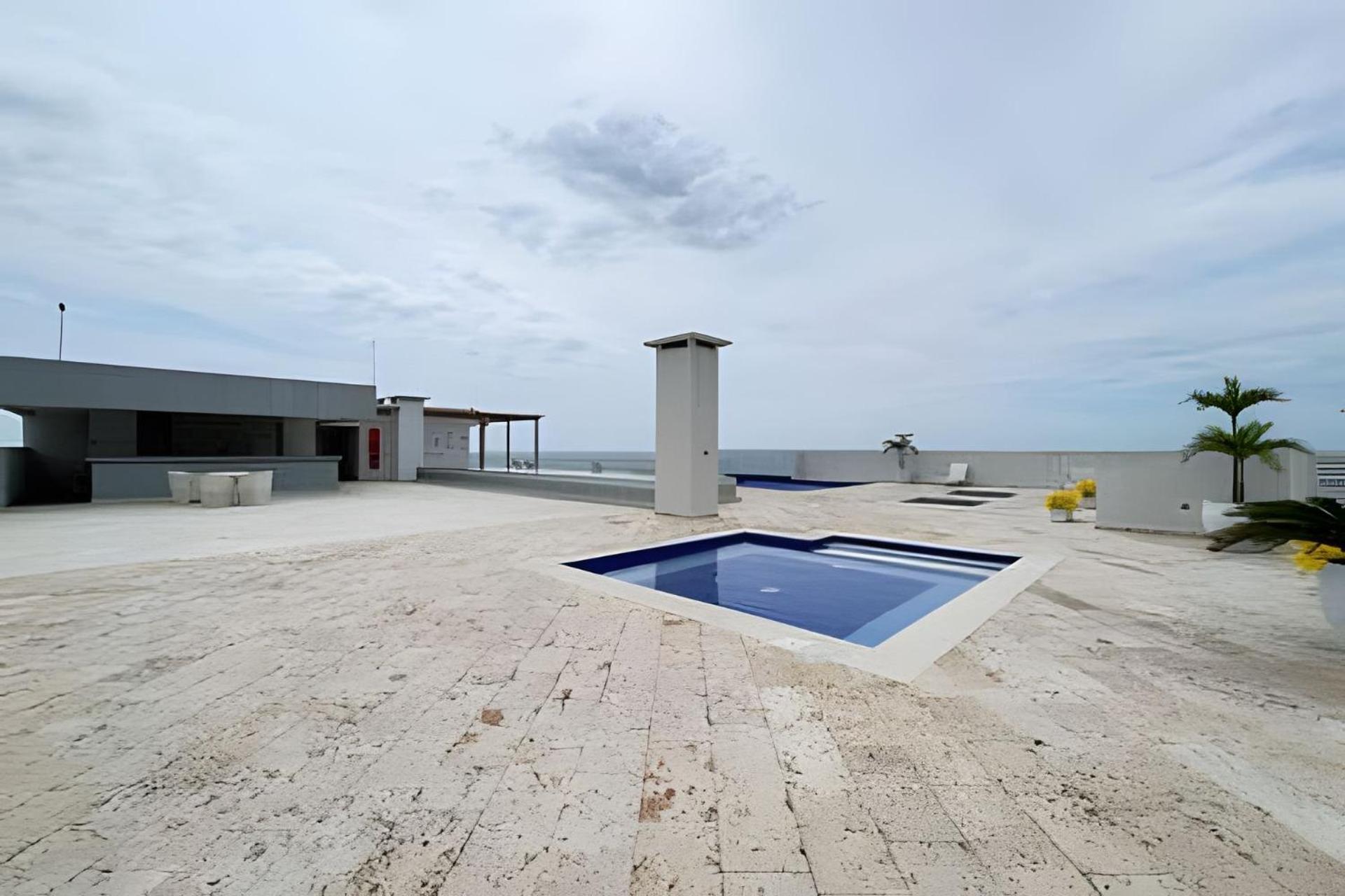 2 Vista Mar. Piscina