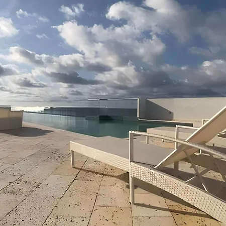 2 Vista Mar. Piscina *